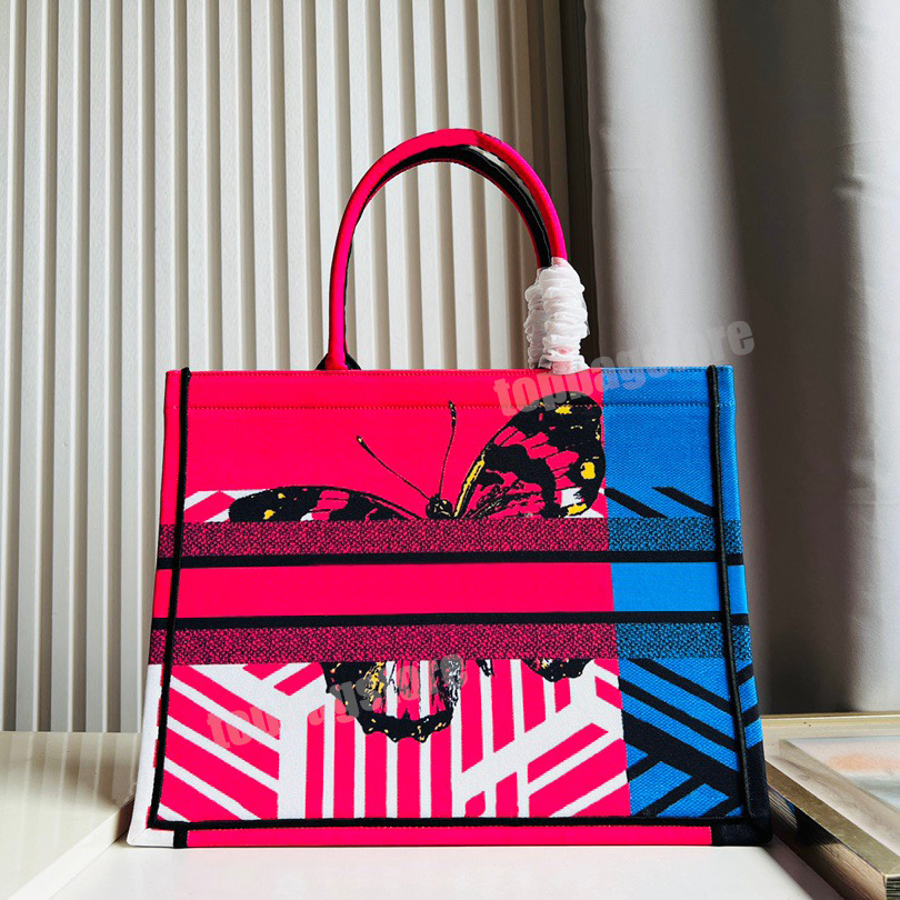 tote bag totes WOMEN HANDBAGS BOOKS DESIGNER WOMENS HANDBAG FASHION CLIASSIC PRINTING Street Trend Large Capacity Printing Pattern Embroidery Shopping, Other
tote bag totes WOMEN HANDBAGS BOOKS DESIGNER WOMENS HANDBAG FASHION CLIASSIC PRINTING Street Trend Large Capacity Printing Pattern Embroidery Shopping, Other