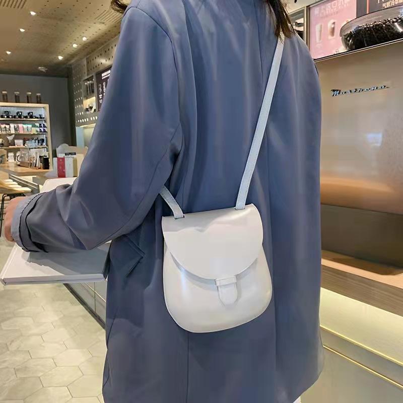 Evening Bags European And OK American Women's Solid Color Messenger Fashion Shoulder Bag 2572Evening
Evening Bags European And OK American Women's Solid Color Messenger Fashion Shoulder Bag 2572Evening