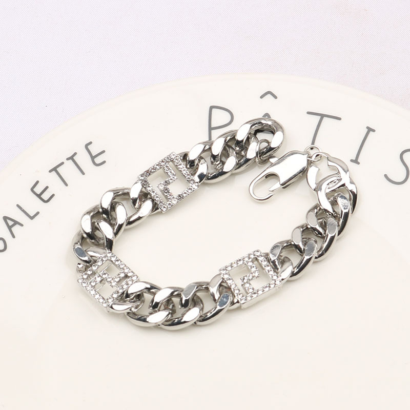 10Style Luxury Designer Bangles Brand Letter Bracelet Chain Women 18K Gold Plated Crystal Rhinestone Pearl Wristband Link Chain Couple Gifts Jewerlry Accessories
10Style Luxury Designer Bangles Brand Letter Bracelet Chain Women 18K Gold Plated Crystal Rhinestone Pearl Wristband Link Chain Couple Gifts Jewerlry Accessories