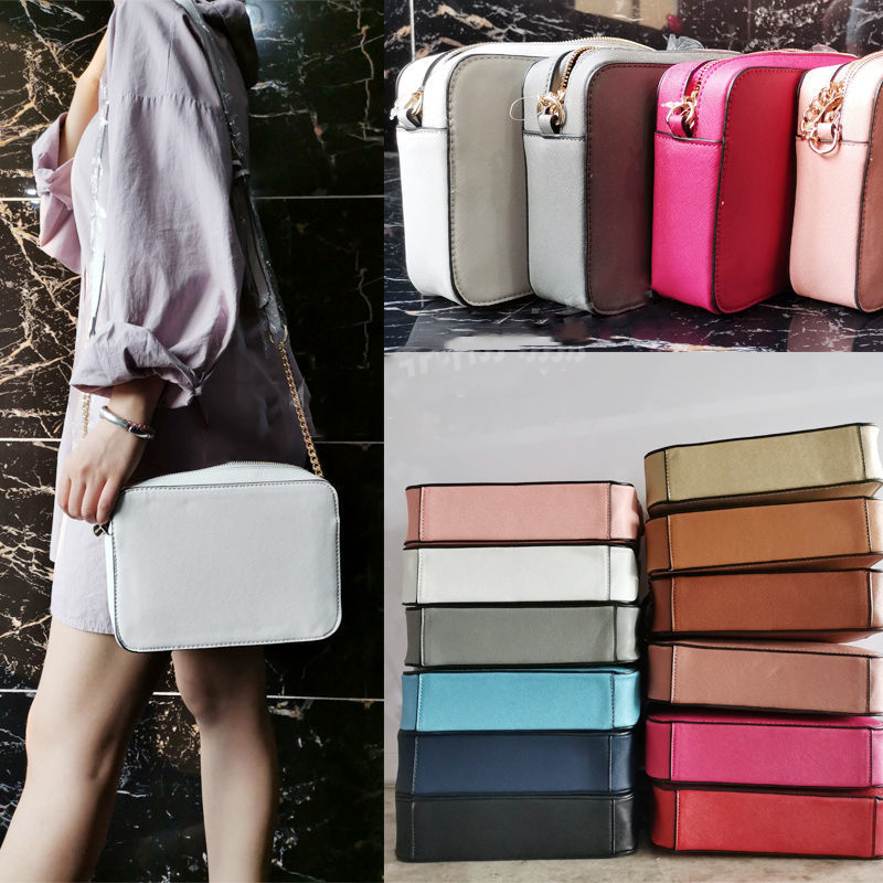 brand Designers women Handbags bags 2021 new fashion bags Luxurys ladies Messenger bag promotion shoulder casual chain small square bag 0392, As picture
brand Designers women Handbags bags 2021 new fashion bags Luxurys ladies Messenger bag promotion shoulder casual chain small square bag 0392, As picture