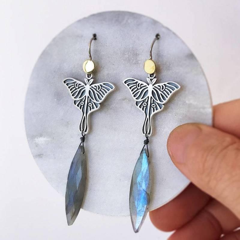 Dangle & Chandelier Vintage Flying Moth Moonstone Earrings Tribal Jewelry Simple Personality Metal Long For Women
Dangle & Chandelier Vintage Flying Moth Moonstone Earrings Tribal Jewelry Simple Personality Metal Long For Women