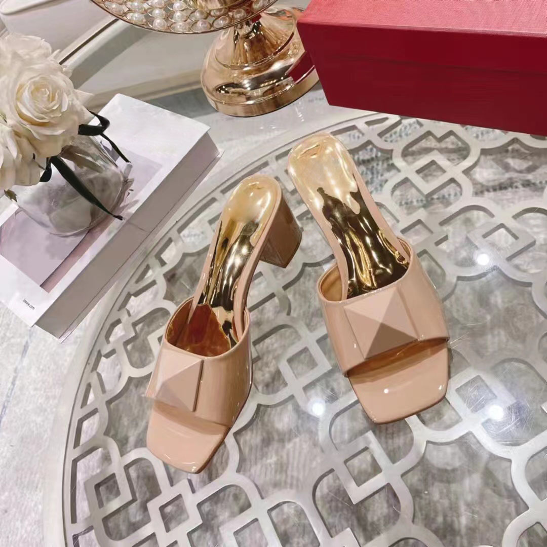 With Box Slippers Sandals Slides Paris Shoes Summer Sandal Beach Slide Slipper Ladies Flip Flops Embroidered Floral Brocade Girls women, Black
With Box Slippers Sandals Slides Paris Shoes Summer Sandal Beach Slide Slipper Ladies Flip Flops Embroidered Floral Brocade Girls women, Black