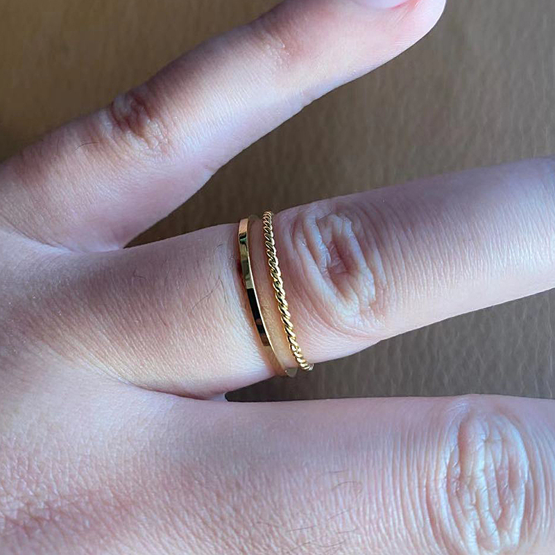 ZMZY 2PCS Band Gold Silver Color Wedding Couple Rings Set Stainless Steel Women Twisted Stacking Jewelry for Girls 220716
ZMZY 2PCS Band Gold Silver Color Wedding Couple Rings Set Stainless Steel Women Twisted Stacking Jewelry for Girls 220716
