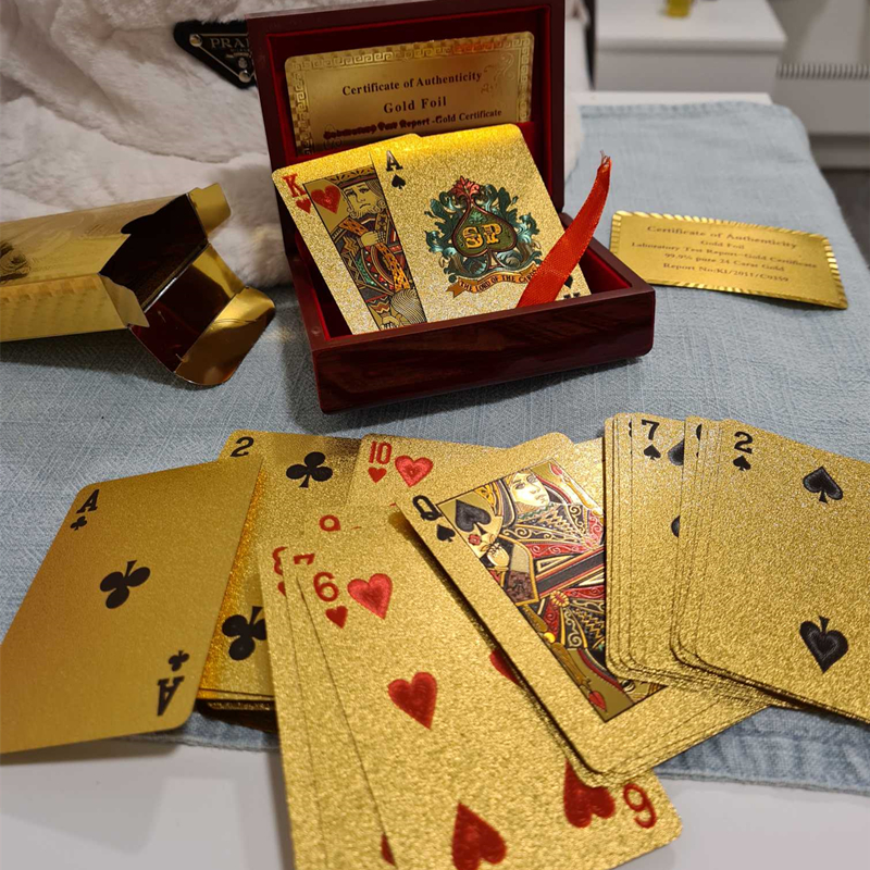 Luxury 24K Gold Foil Plated Poker Sets Original Waterproof Premium Matte Plastic Board Games Playing Cards For Gift Collection
Luxury 24K Gold Foil Plated Poker Sets Original Waterproof Premium Matte Plastic Board Games Playing Cards For Gift Collection