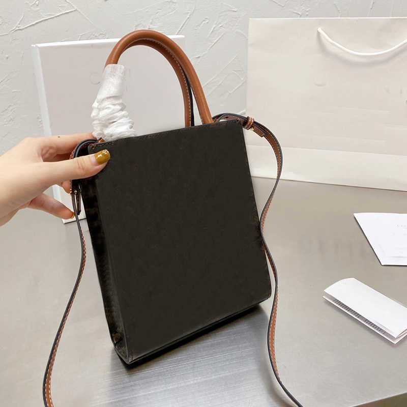 Luxurys Designers SAC PLAT Bags Genuine Leather Flower Handbags Purses Pochettes Fashion Womens Crossbody By The Pool Shoulder Lady Tote
Luxurys Designers SAC PLAT Bags Genuine Leather Flower Handbags Purses Pochettes Fashion Womens Crossbody By The Pool Shoulder Lady Tote