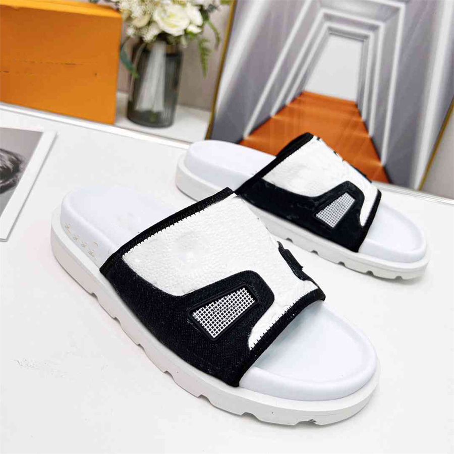 High Quality Fashion Beach Shoes Summer Fashion Travel Platform Slippers Louiseity Slides Women Leather Letter Sandals Luxury Designers viutonity GDSGDDD
High Quality Fashion Beach Shoes Summer Fashion Travel Platform Slippers Louiseity Slides Women Leather Letter Sandals Luxury Designers viutonity GDSGDDD