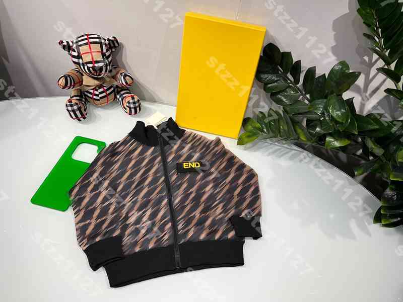 designer baby kids zip jacket jacket f..ndi brand letter logo print cotton boys girls hoodies sweater autumn high quality clothes Children cardigan tops size100-160
designer baby kids zip jacket jacket f..ndi brand letter logo print cotton boys girls hoodies sweater autumn high quality clothes Children cardigan tops size100-160
