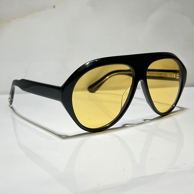 Sunglasses For Men and Women Summer style 0479 Anti-Ultraviolet Retro Plate Plank Invisible frame fashion Eyeglasses Random Box 0479S
Sunglasses For Men and Women Summer style 0479 Anti-Ultraviolet Retro Plate Plank Invisible frame fashion Eyeglasses Random Box 0479S