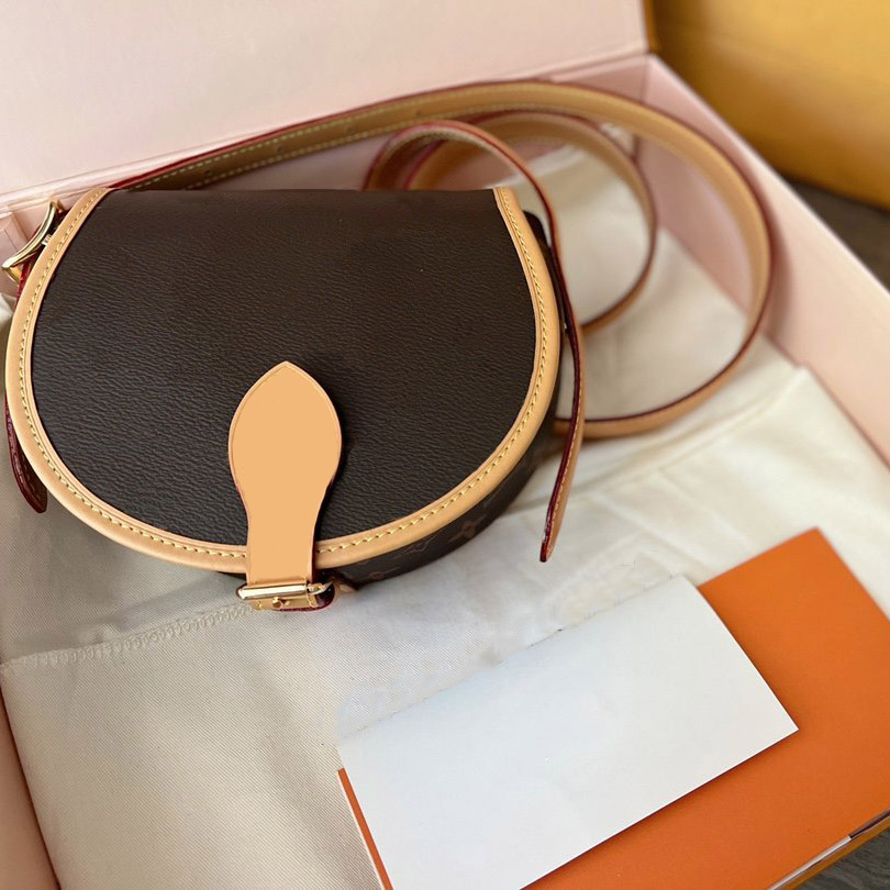 Crossbody Bag Vintage Messenge Female HandBag Brand High Imitation Full Printing Purse Luxury Beige Canvas Handbags Leather Clutch Fashion Bag, Color1
Crossbody Bag Vintage Messenge Female HandBag Brand High Imitation Full Printing Purse Luxury Beige Canvas Handbags Leather Clutch Fashion Bag, Color1