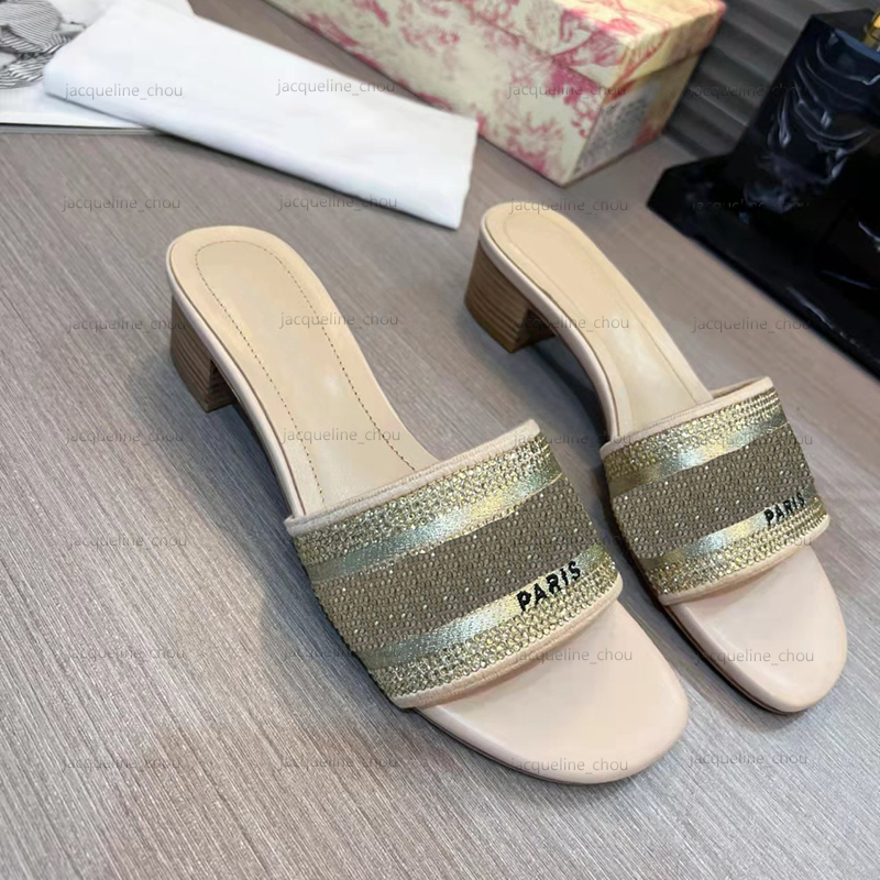 Designer Sandals Summer Woman Fashion Slippers Chunky Heels Rhinestone Letter Paris Gold Wedding Shoes Sliders With Box, Wear sticker
Designer Sandals Summer Woman Fashion Slippers Chunky Heels Rhinestone Letter Paris Gold Wedding Shoes Sliders With Box, Wear sticker