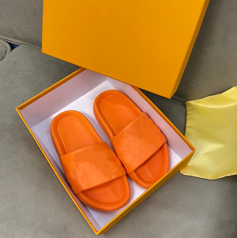 Rubber Slipper Summer Beach Shoes New Style Designer Sandals Embossed Slippers Couples Fashionable Comfortable Flat Bottom Soft Leisure Bathroom Flip-Flops, Not sent separately
Rubber Slipper Summer Beach Shoes New Style Designer Sandals Embossed Slippers Couples Fashionable Comfortable Flat Bottom Soft Leisure Bathroom Flip-Flops, Not sent separately