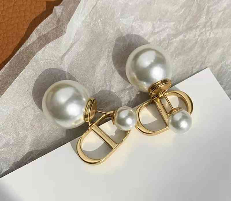 76% OFF designer jewelry / family classic Pearl Earrings women's simple fashion high version earrings accessories
76% OFF designer jewelry / family classic Pearl Earrings women's simple fashion high version earrings accessories
