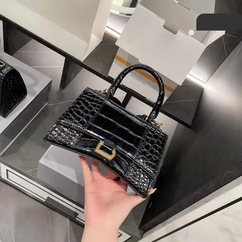 Luxury Designers Bag Ladies Totes Shoulder bags Crossbody handbags Purse Cross body Crocodile Handbag Wallets Fashion Lady Alligator tote With original box 2 sizes
Luxury Designers Bag Ladies Totes Shoulder bags Crossbody handbags Purse Cross body Crocodile Handbag Wallets Fashion Lady Alligator tote With original box 2 sizes