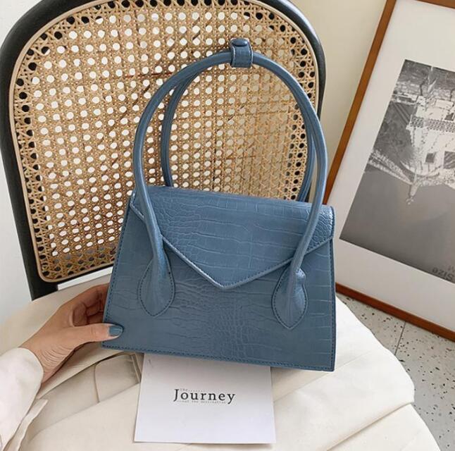 New Bag One Shoulder Armpit Female Large Capacity Crocodile Pattern Hand Shoulder Small Square, Only original box
New Bag One Shoulder Armpit Female Large Capacity Crocodile Pattern Hand Shoulder Small Square, Only original box