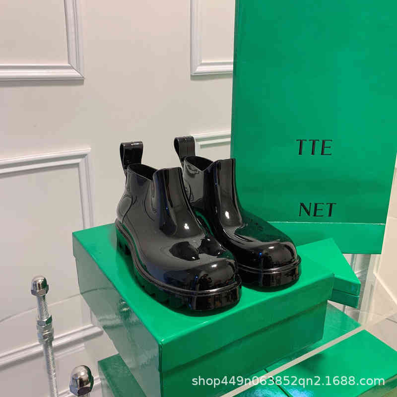 Boots short boots rain early spring simple big head shoes mirror candy color couple Martin, 1# shoe box
Boots short boots rain early spring simple big head shoes mirror candy color couple Martin, 1# shoe box