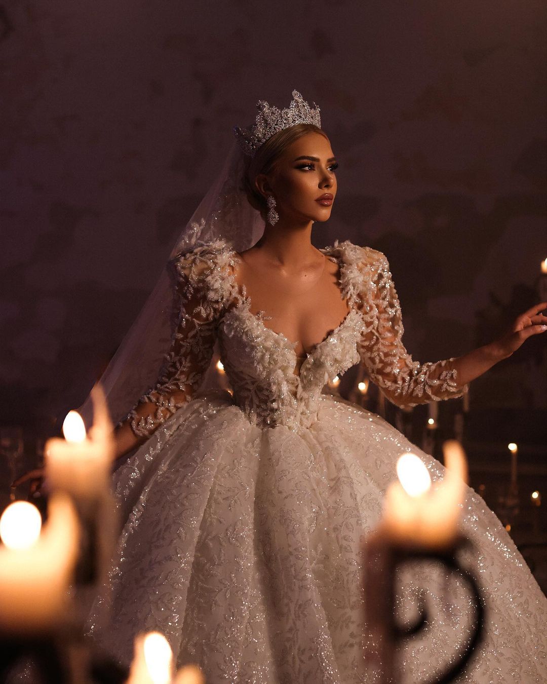 Princess Ball Gown Wedding Dresses Long Sleeves V Neck 3D wer Sequins Appliques Beads Lace Shiny Ruffles Train or Length Bridal Gowns Plus Size robes 