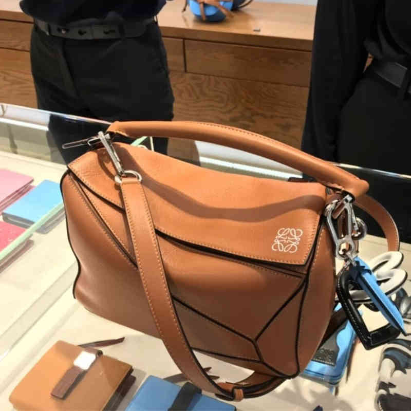 Bags Luxury Loews Women Leather Women's Bag 2022 Fashion Messenger Puzzle Geometry Pillow, Sky blue
Bags Luxury Loews Women Leather Women's Bag 2022 Fashion Messenger Puzzle Geometry Pillow, Sky blue