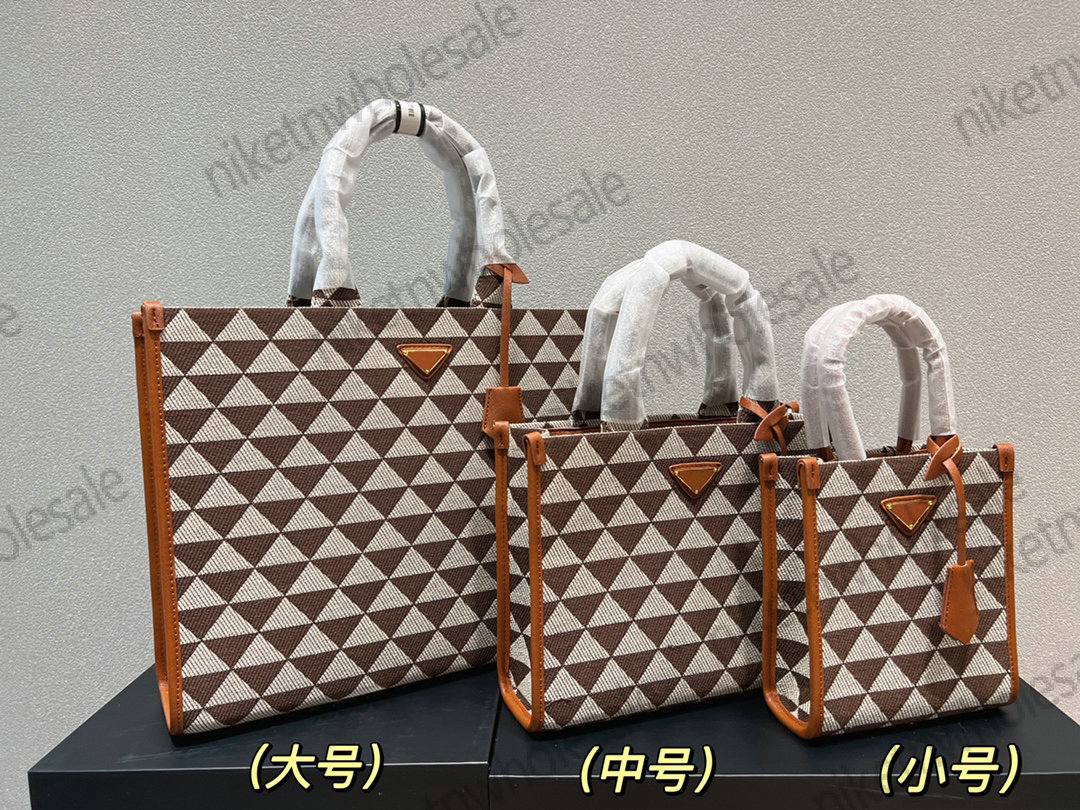 Fashion Women Embroidered Fabric Tote Bag Designer Large Saffiano Leather Handbag Outdoor Travel Mall Shopping Bag 3 sizes, ###
Fashion Women Embroidered Fabric Tote Bag Designer Large Saffiano Leather Handbag Outdoor Travel Mall Shopping Bag 3 sizes, ###