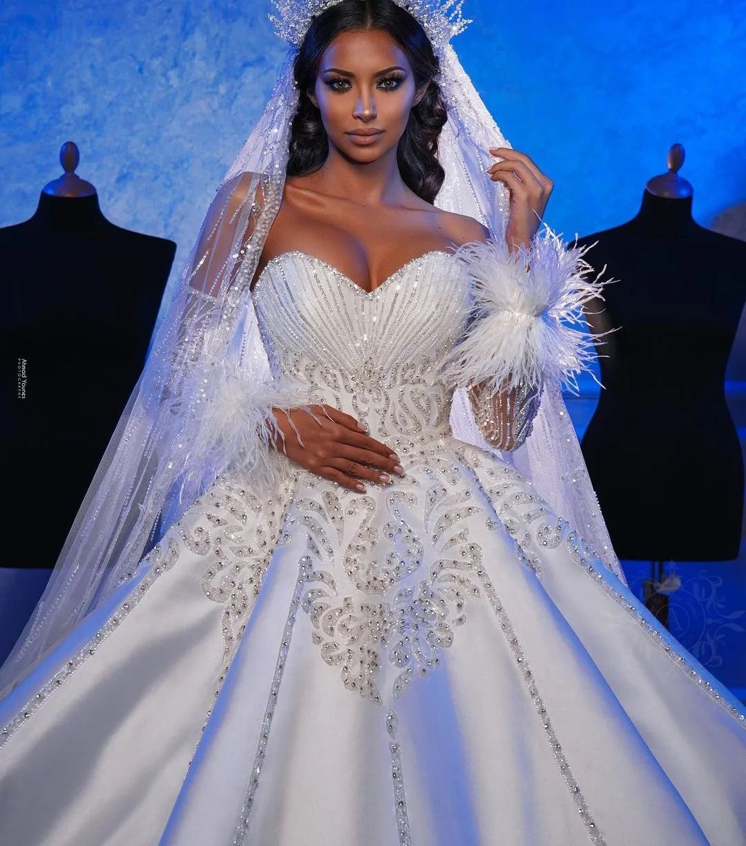 Saudi Arabia Wedding Dress Feather Removable Long Sleeve Beadings Vestido Casamento Appliques Satin Bridal Gowns