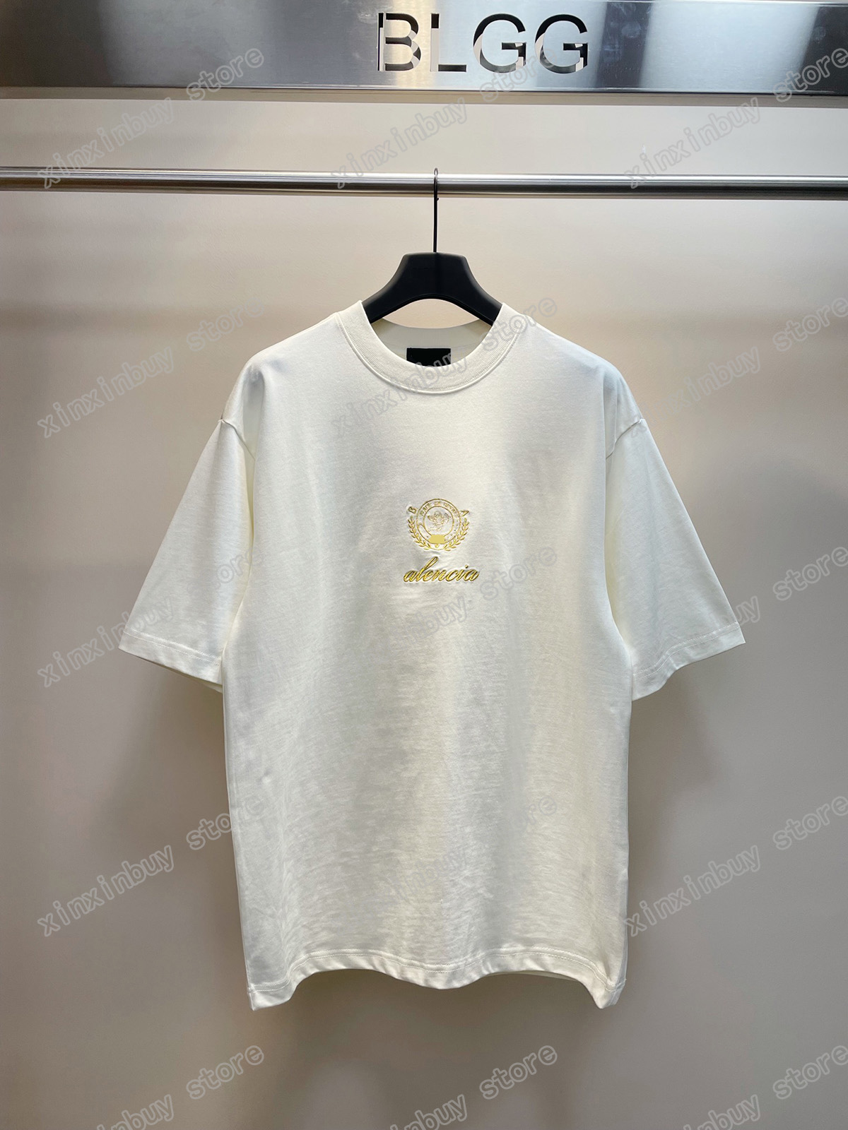 22ss Men Women Designers t shirts tee Paris Gold letter embroidery cotton short sleeve Crew Neck Streetwear xinxinbuy black beige XS-L
22ss Men Women Designers t shirts tee Paris Gold letter embroidery cotton short sleeve Crew Neck Streetwear xinxinbuy black beige XS-L