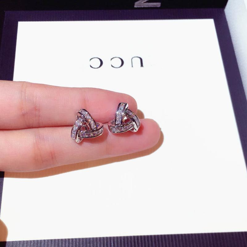 Dangle & Chandelier Exquisite Design Cycle Buckle Triangle Earring For Women Top Quality Bling Zircon Stud Wedding Anniversary JewelryDangle
Dangle & Chandelier Exquisite Design Cycle Buckle Triangle Earring For Women Top Quality Bling Zircon Stud Wedding Anniversary JewelryDangle