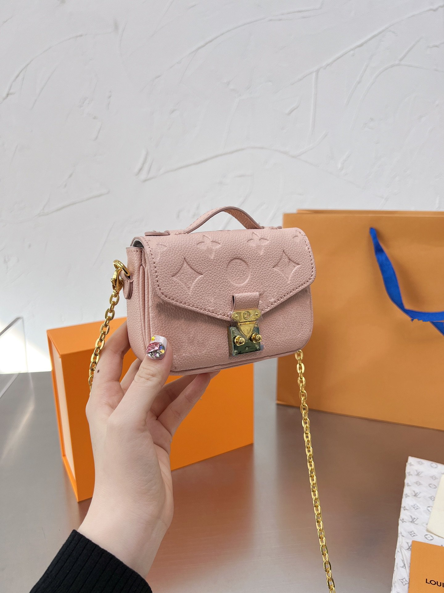2022 Super Minis Postman Cross Body Mini Bag Hobos Cow Leather Zipper Maitrette Cotton Canvas Lining SADDLEBAGS Trucks Car Keys Maxs Phone bags, Custom
2022 Super Minis Postman Cross Body Mini Bag Hobos Cow Leather Zipper Maitrette Cotton Canvas Lining SADDLEBAGS Trucks Car Keys Maxs Phone bags, Custom