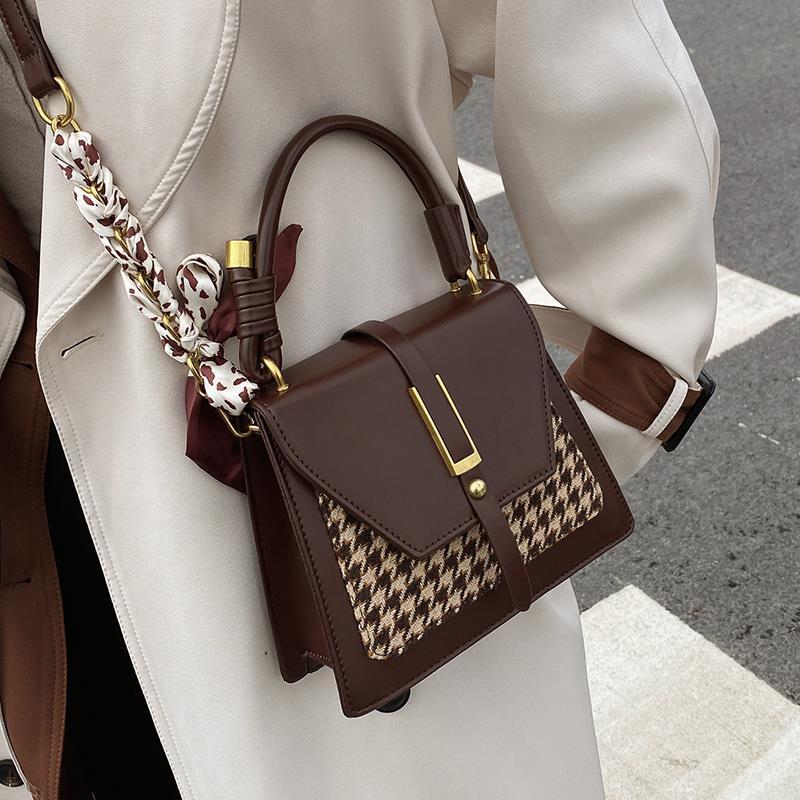 Shoulder Bags Women 2022 Trend Fashion Retro Handbag Texture Small Bag Female Messenger HandbagsShoulder, Black
Shoulder Bags Women 2022 Trend Fashion Retro Handbag Texture Small Bag Female Messenger HandbagsShoulder, Black