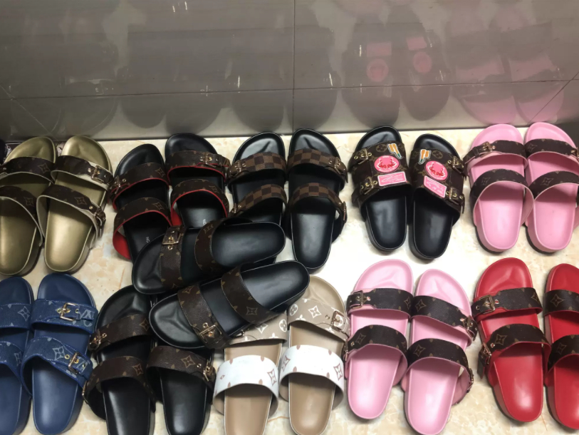 shoes sandals New electric embroidered flat slippers, fabric: imported sheepskin surface, foot-padded goatskin, high-grade bottom of original plate,, Box
shoes sandals New electric embroidered flat slippers, fabric: imported sheepskin surface, foot-padded goatskin, high-grade bottom of original plate,, Box
