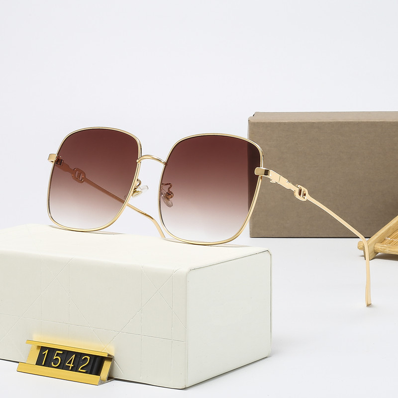 Fashion Luxury Brand Designer Sunglasses for Mens Womens Sun glasses UV400 Protection Men Eyeglass Women Spectacles with Original case and box
Fashion Luxury Brand Designer Sunglasses for Mens Womens Sun glasses UV400 Protection Men Eyeglass Women Spectacles with Original case and box