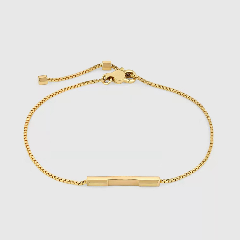 Luxury Key Bracelet Classic Senior Men's Ladies Couple Friends Engagement Jewelry Interlocking Europe and America Popular Fashion Design Bangle Women's Gift
Luxury Key Bracelet Classic Senior Men's Ladies Couple Friends Engagement Jewelry Interlocking Europe and America Popular Fashion Design Bangle Women's Gift