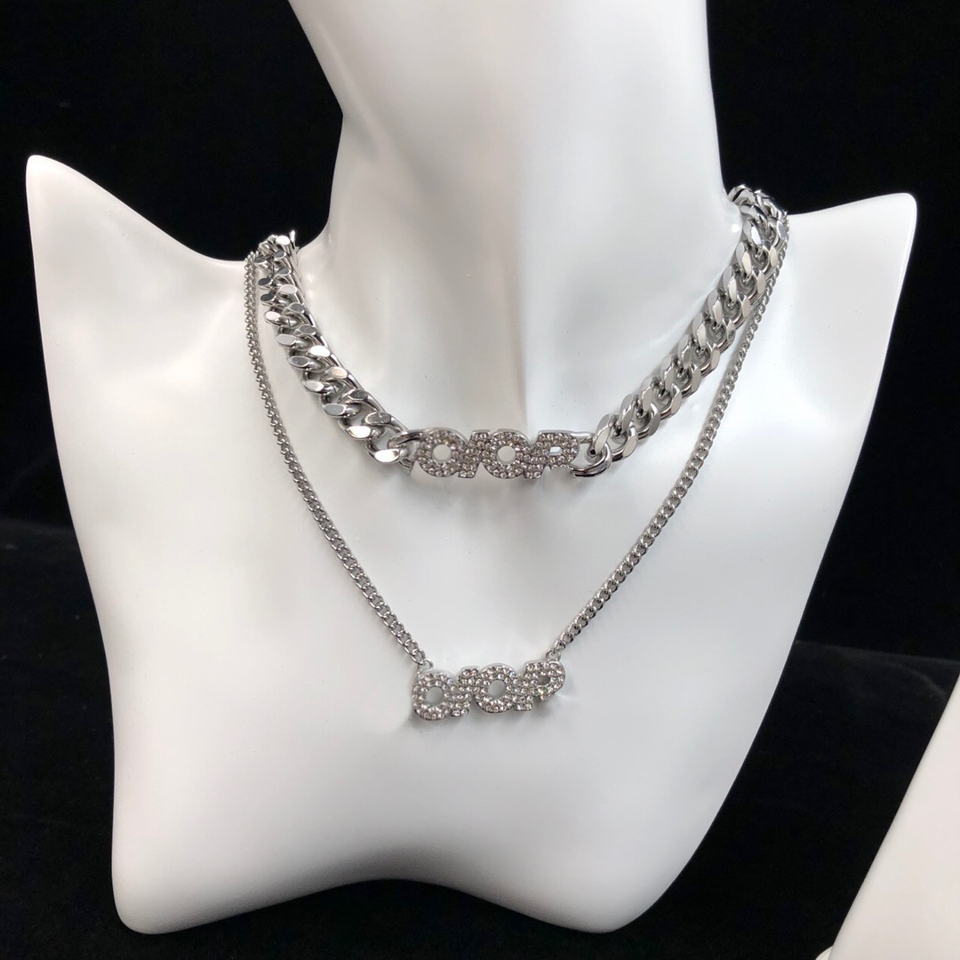 Fashion Designer Brand Letter Pendant Necklace Luxury Ladies Gold Chain Jewelry Gifts2
Fashion Designer Brand Letter Pendant Necklace Luxury Ladies Gold Chain Jewelry Gifts2