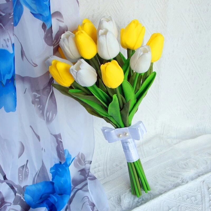 Anti-true flower forest Eucalyptus bride holding flowers white tulips happiness grass mix and match bouquet wedding flowers