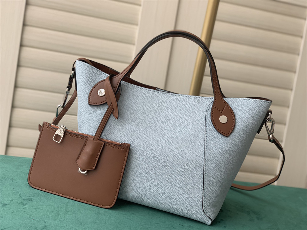 2022Famous Brand Designer Messenger Handbag Tote Leather Vintage Pattern Crossbody Handbag Purse New Shoulder Bag Clutch Tote H0042
2022Famous Brand Designer Messenger Handbag Tote Leather Vintage Pattern Crossbody Handbag Purse New Shoulder Bag Clutch Tote H0042