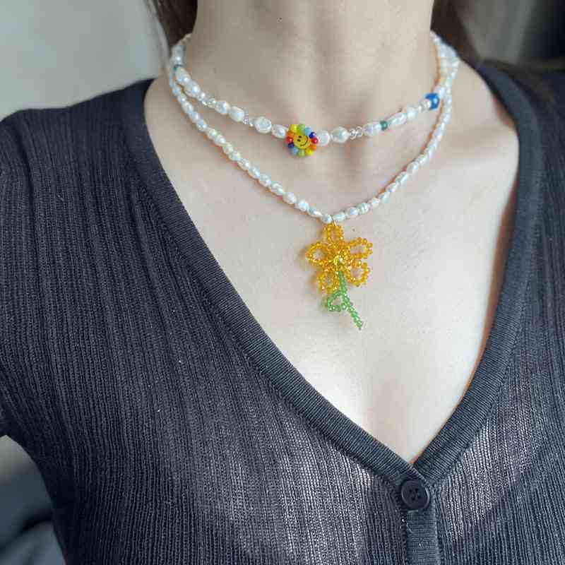 designer Compare with the original CGreek minority design color daisy flowers natural freshwater pearl smiling face sunflower handmade Bead Necklace
designer Compare with the original CGreek minority design color daisy flowers natural freshwater pearl smiling face sunflower handmade Bead Necklace
