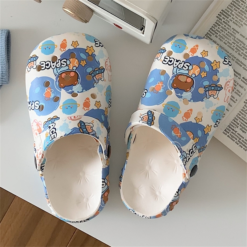 Fashion Graffiti Baotou Beach Slippers Couple Women Slides Summer Nonslip Adult Soft Sandals Indoor Garden Shoes Woman 220614, White
Fashion Graffiti Baotou Beach Slippers Couple Women Slides Summer Nonslip Adult Soft Sandals Indoor Garden Shoes Woman 220614, White