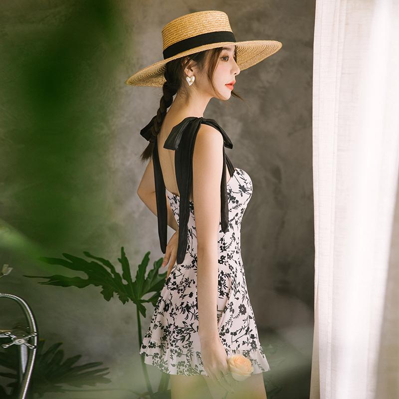 Women's Swimwear Women 1 Piece Swimsuit For Surf One Female Beachwear Dress Pure Cover Korean Ins Print Polyester Sierra Surfer Bikini 2022, White
Women's Swimwear Women 1 Piece Swimsuit For Surf One Female Beachwear Dress Pure Cover Korean Ins Print Polyester Sierra Surfer Bikini 2022, White