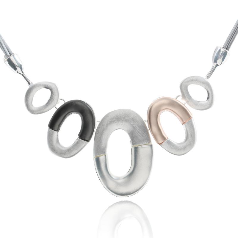 Chokers Irregularity Oval Circle Pendants Necklace For Women Punk Personality Necklaces Ladies Fashion JewelryChokers
Chokers Irregularity Oval Circle Pendants Necklace For Women Punk Personality Necklaces Ladies Fashion JewelryChokers
