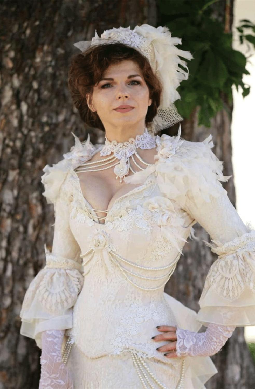 Vintage Victorian Lace Mermaid Evening Dresses 2022 Puffy Long Sleeve Feather 3D Floral Gothic Lace-up Corset Cosplay Prom Gowns plus size