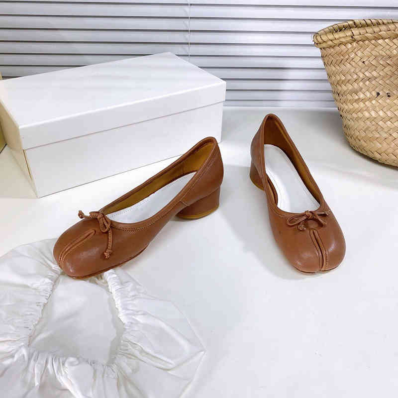 Designer Dresses Shoes Split Toe Shoes Women Ballet Shoes Heels Women High Heel Top Quality Shoe Pumps Bottoms Wedding Party Sneakers 220613
Designer Dresses Shoes Split Toe Shoes Women Ballet Shoes Heels Women High Heel Top Quality Shoe Pumps Bottoms Wedding Party Sneakers 220613