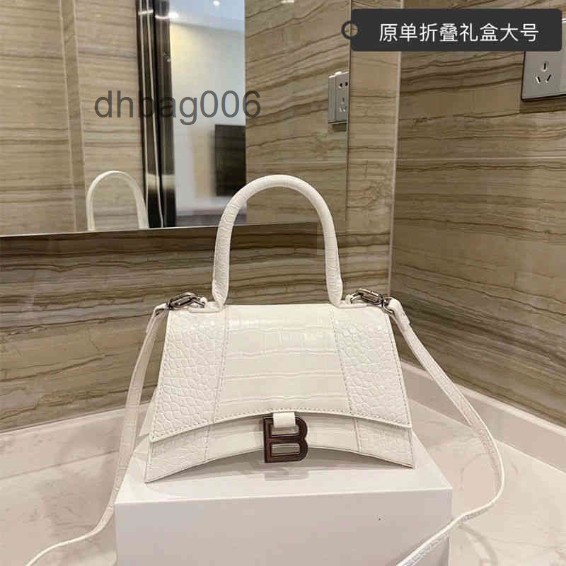 Bag Designer Balencaigass Bags 2022 b Home Leather Hourglass Fashion Versatile Handbag Crocodile Single Shoulder Diagonal 3 BB1M
Bag Designer Balencaigass Bags 2022 b Home Leather Hourglass Fashion Versatile Handbag Crocodile Single Shoulder Diagonal 3 BB1M