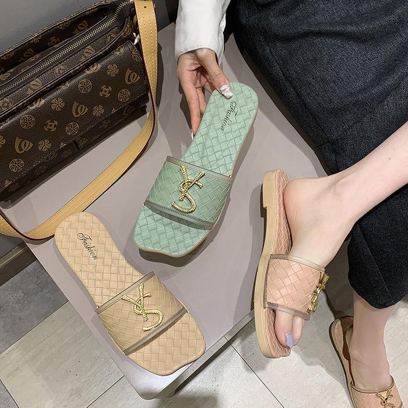 Women Letters Slippers 2023 Female Outdoor Soft Bottom Girls Sweet Square Head Sandals Beach Shoes Flip-flops, Black
Women Letters Slippers 2023 Female Outdoor Soft Bottom Girls Sweet Square Head Sandals Beach Shoes Flip-flops, Black