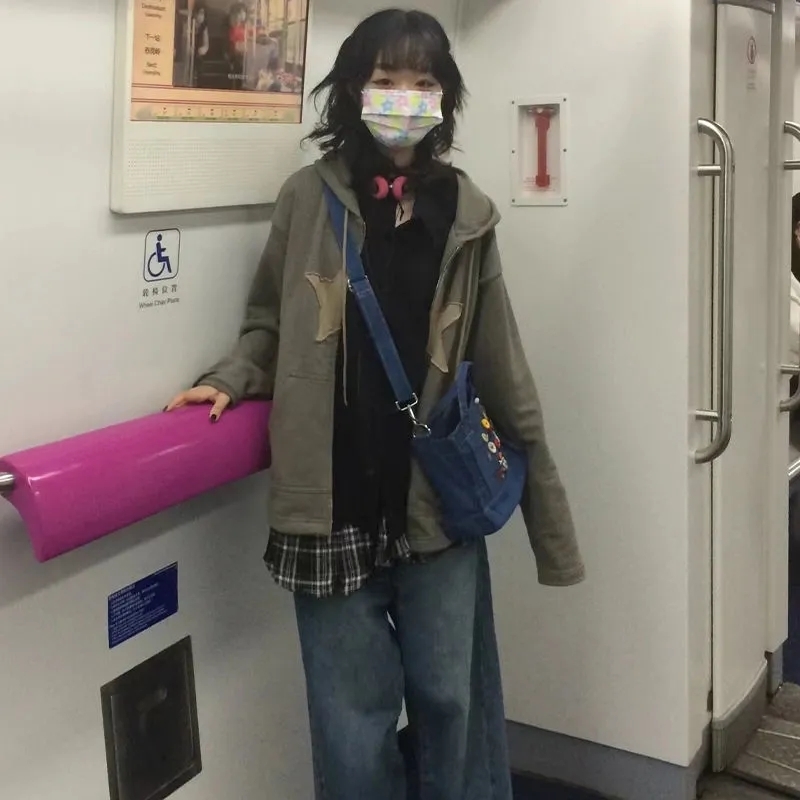 Women' Jackets Y2k Zip up Hoodie Star Patch Cotton Women Loose Tops Harajuku Punk Gothic Cloth LL220824, White
Women' Jackets Y2k Zip up Hoodie Star Patch Cotton Women Loose Tops Harajuku Punk Gothic Cloth LL220824, White