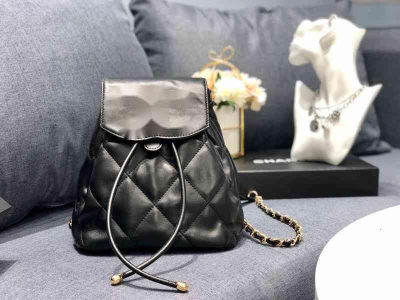 CC Bags Luxury Brand design 559 Letter plaid Backpack woman's Shoulder Chain bag lambskin vintage handbag real Leather messenger bag travel bag, Picture show
CC Bags Luxury Brand design 559 Letter plaid Backpack woman's Shoulder Chain bag lambskin vintage handbag real Leather messenger bag travel bag, Picture show