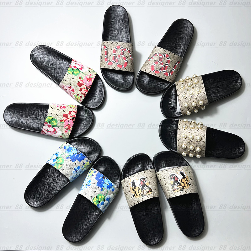 sneakers Luxury designers Clogs Womens Men shoes Beach Slippers sandals classic Buckle Summer Fashion Metal graffiti Flip Double Flops Leather Slides lady Slipper, 13
sneakers Luxury designers Clogs Womens Men shoes Beach Slippers sandals classic Buckle Summer Fashion Metal graffiti Flip Double Flops Leather Slides lady Slipper, 13