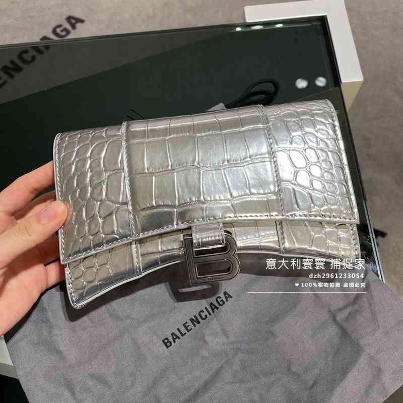 Balencaigabag Handbags Designer Mini Ltaly Chain Hourglass Bag 21 Embossed Woc Women's Bag Shoulder Crossbody Bag
Balencaigabag Handbags Designer Mini Ltaly Chain Hourglass Bag 21 Embossed Woc Women's Bag Shoulder Crossbody Bag