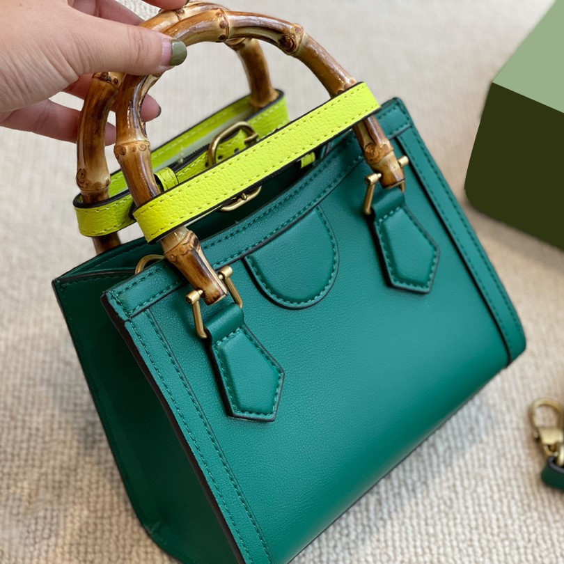 Luxury Bamboo Designer Bags The Tote Bag Lady Small Belt Slub Cowhide Letter Purses Zipper CoverFashion Quilting Clutch Handbag Interior Compartment Diana Package, Green
Luxury Bamboo Designer Bags The Tote Bag Lady Small Belt Slub Cowhide Letter Purses Zipper CoverFashion Quilting Clutch Handbag Interior Compartment Diana Package, Green