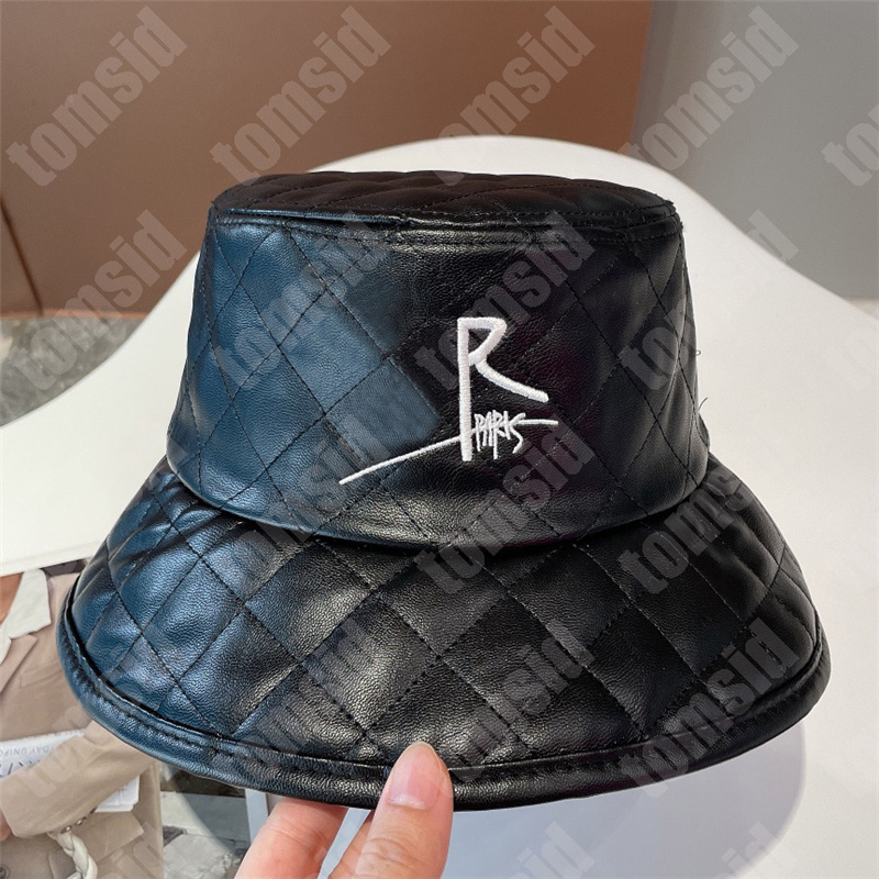 Fashion Leather Baseball Caps For Women Mens Designer Bucket Hat Ball Cap Luxury Fitted Hat High Quality Winter Autumn Casquette Wholesale, C1(double letters)
Fashion Leather Baseball Caps For Women Mens Designer Bucket Hat Ball Cap Luxury Fitted Hat High Quality Winter Autumn Casquette Wholesale, C1(double letters)