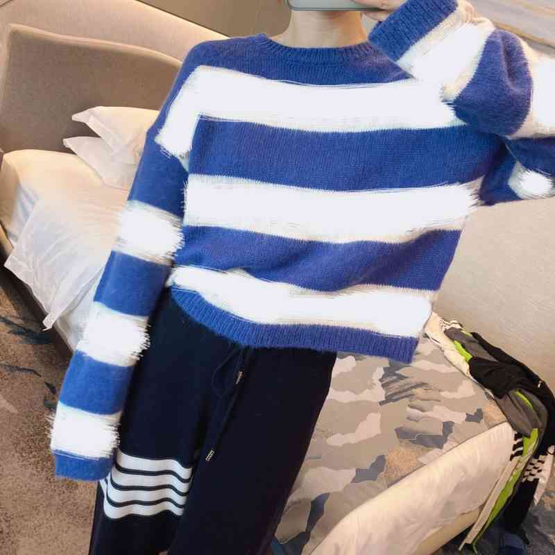 sweater coat female Pink Stripe new autumn and winter color contrast letter round neck short Pullover Sweater
sweater coat female Pink Stripe new autumn and winter color contrast letter round neck short Pullover Sweater