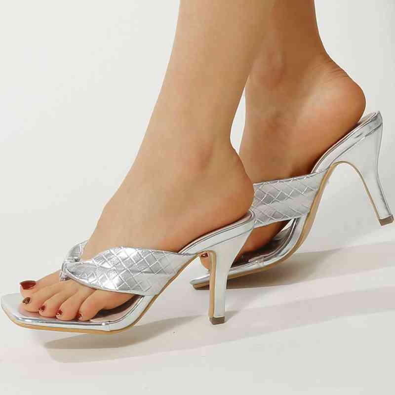 Slippers Slides Designer Shoes Fashion New Thin Heeled Sandals Spring And Summer Herringbone Clip Toe Women S Shoes Wrinkled High Heels 220524, Black
Slippers Slides Designer Shoes Fashion New Thin Heeled Sandals Spring And Summer Herringbone Clip Toe Women S Shoes Wrinkled High Heels 220524, Black