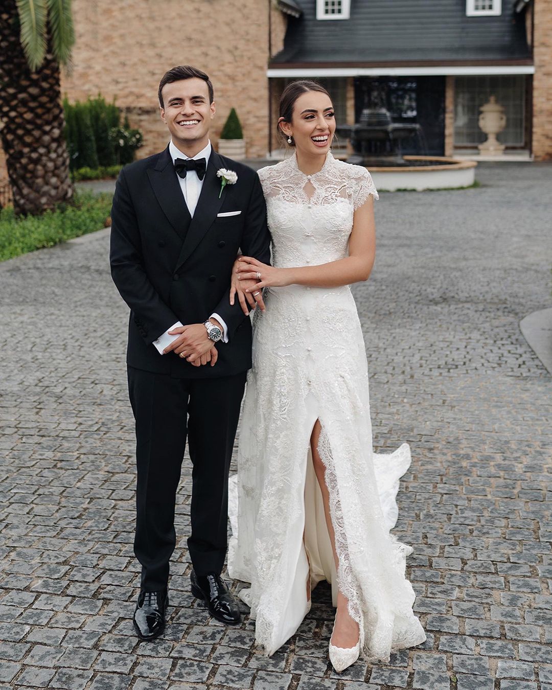 Lace Appliques Mermaid Wedding Dress 2022 High Neck Cape Short Sleeve Bridal Gown For Women Tulle Sweep Train Vestidos De Noiva